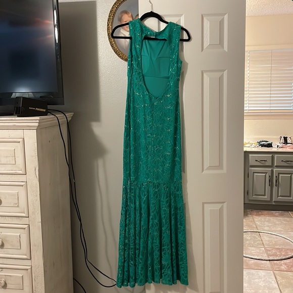Hailey Logan by Adrianna Papell green long dress formal - Picture 2 of 2